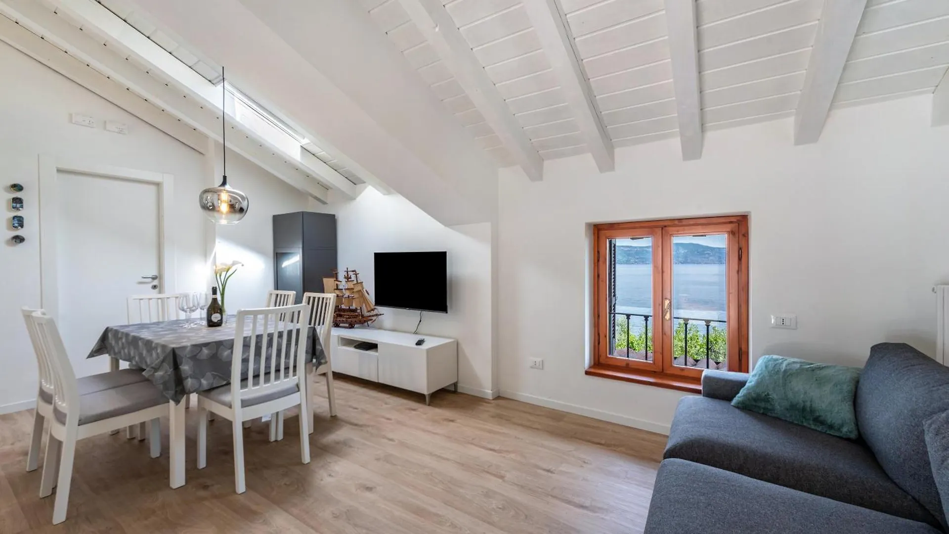 Apartment Perla Azzurra Mit Seezugang Toscolano Maderno